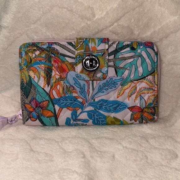 Vera Bradley Campus Double ID Turnlock Wallet Signature Cotton Quilted Wallet - Picture 1 of 12